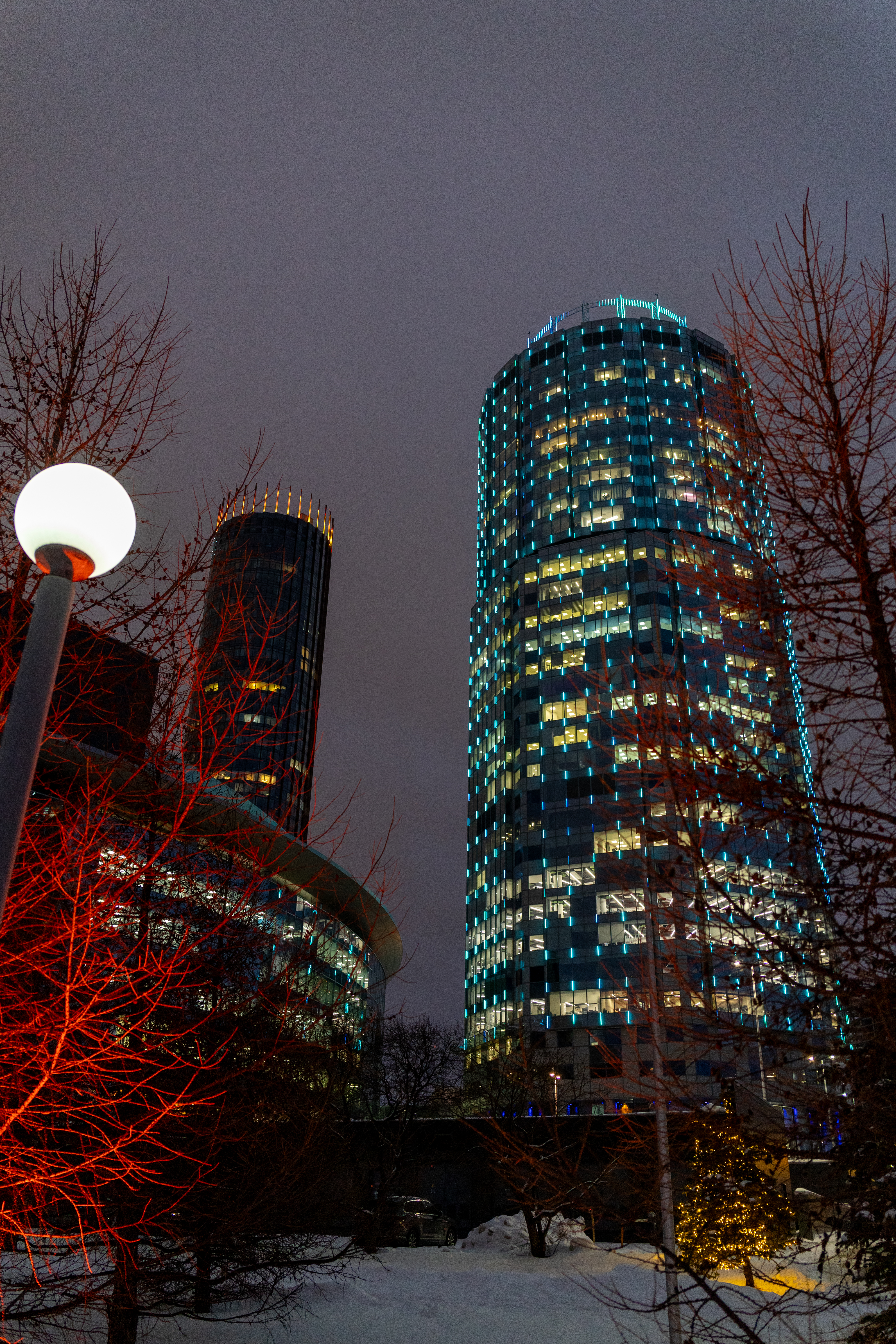 Архитектура Екатеринбурга: от исторического центра до стеклянных башен, смесь эпох в одном кадре.